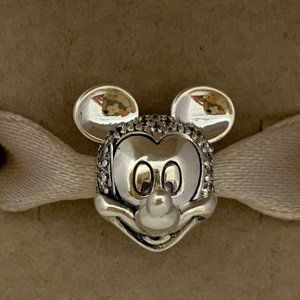 Pandora Disney Mickey Mouse Pavé Clip Charm